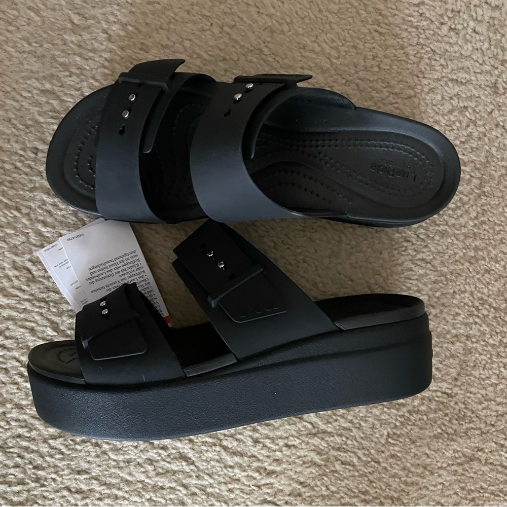 CROCS WOMENS SANDALS BROOKLYN BUCKLE